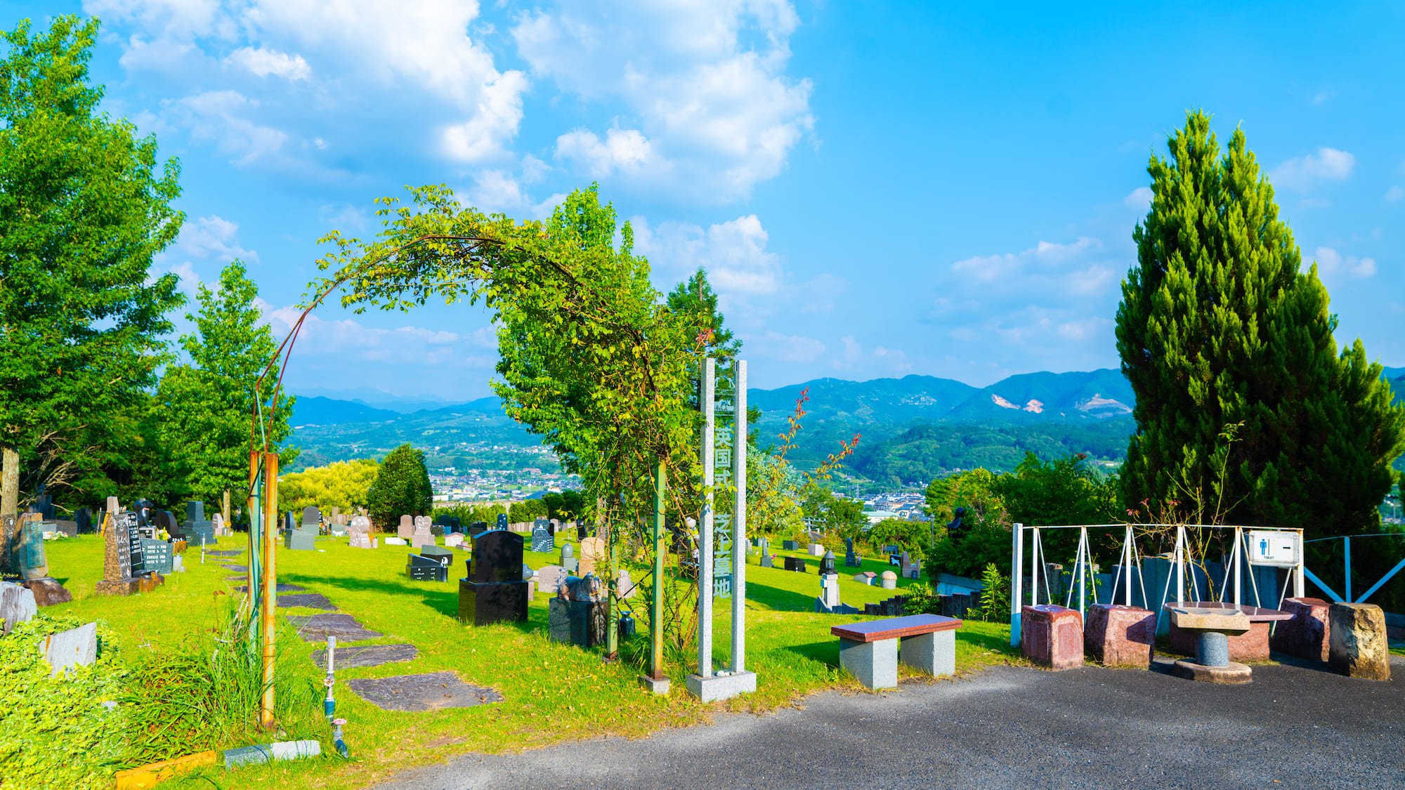 施設案内　芝生上墓地